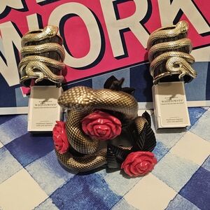 Bath & Body Works Gold Bath Accessory Set with Elegant Design